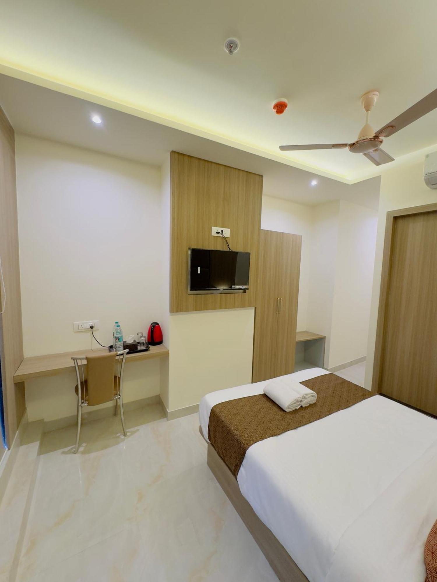 Hotel Bellamont Mumbai  Buitenkant foto