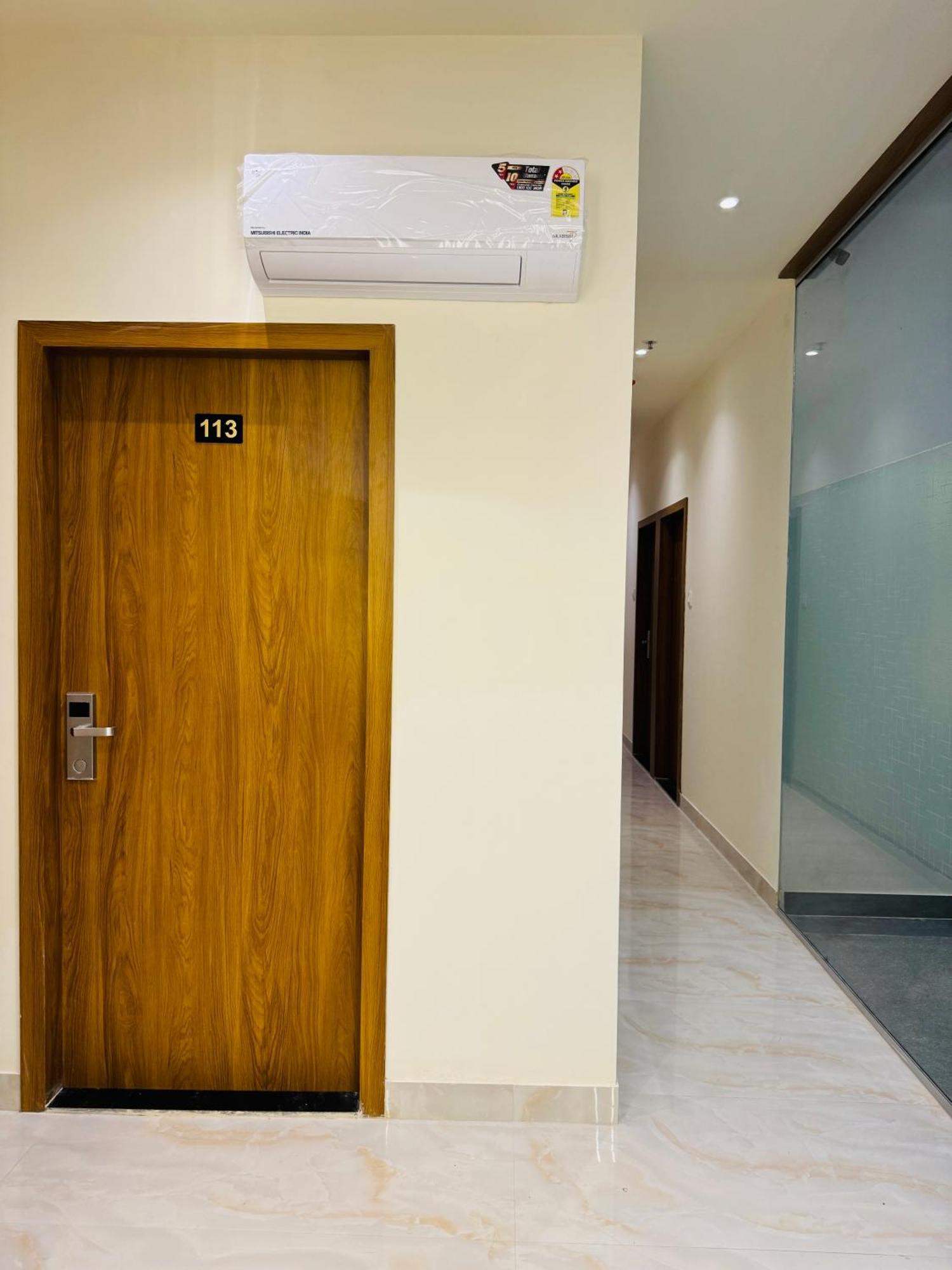 Hotel Bellamont Mumbai  Buitenkant foto
