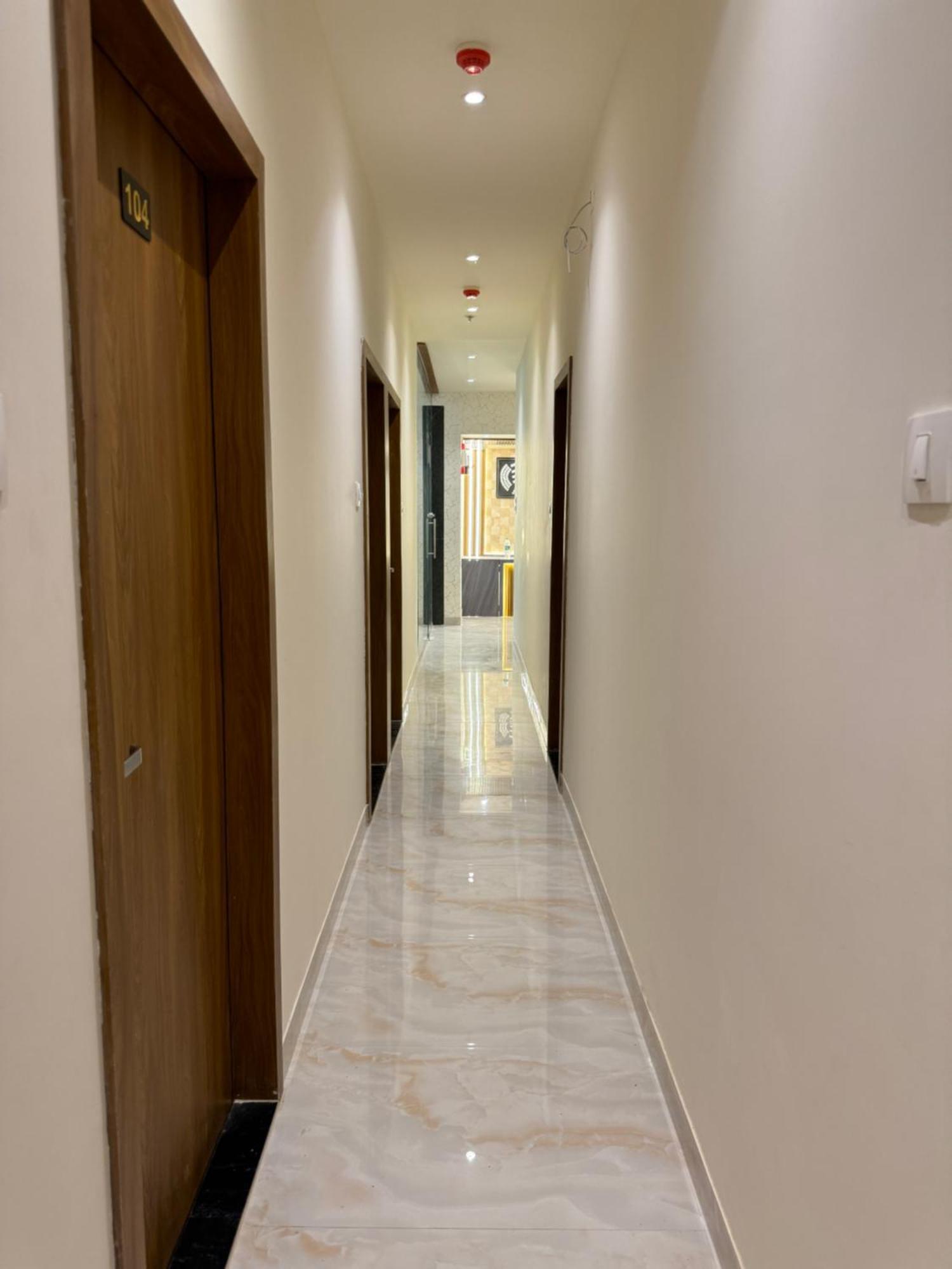 Hotel Bellamont Mumbai  Buitenkant foto