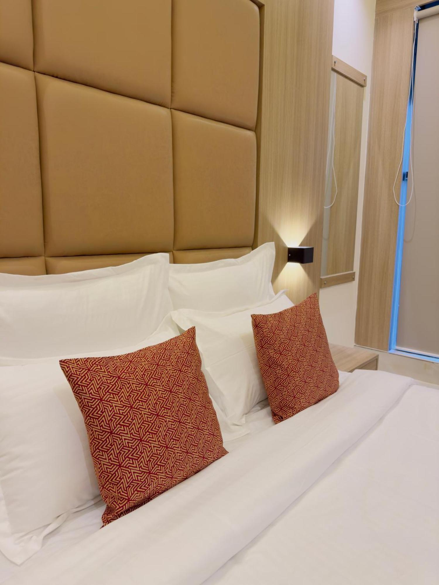 Hotel Bellamont Mumbai  Buitenkant foto