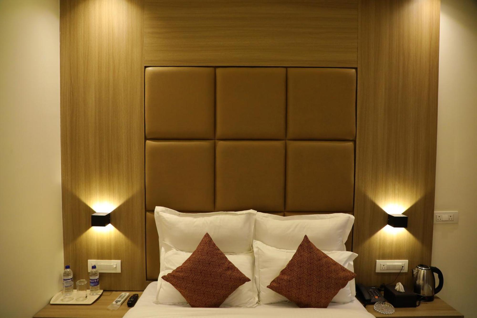 Hotel Bellamont Mumbai  Buitenkant foto