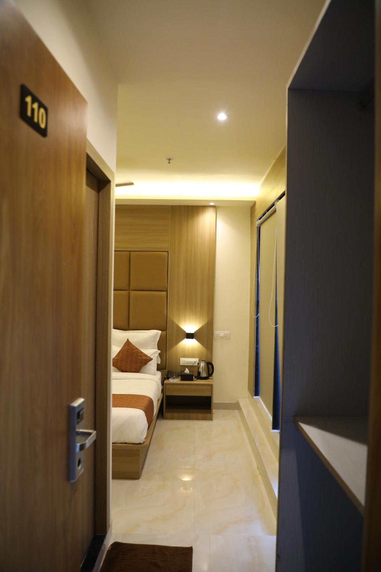 Hotel Bellamont Mumbai  Buitenkant foto